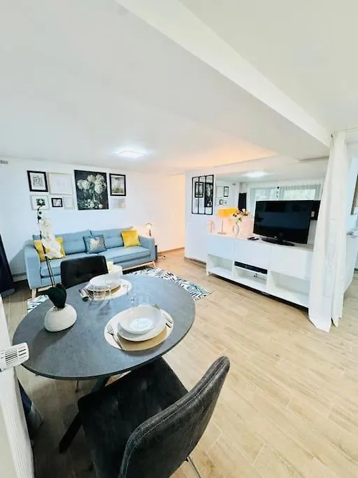 Апартаменты Cosy Studio In City Center-Bon25 Люксембург